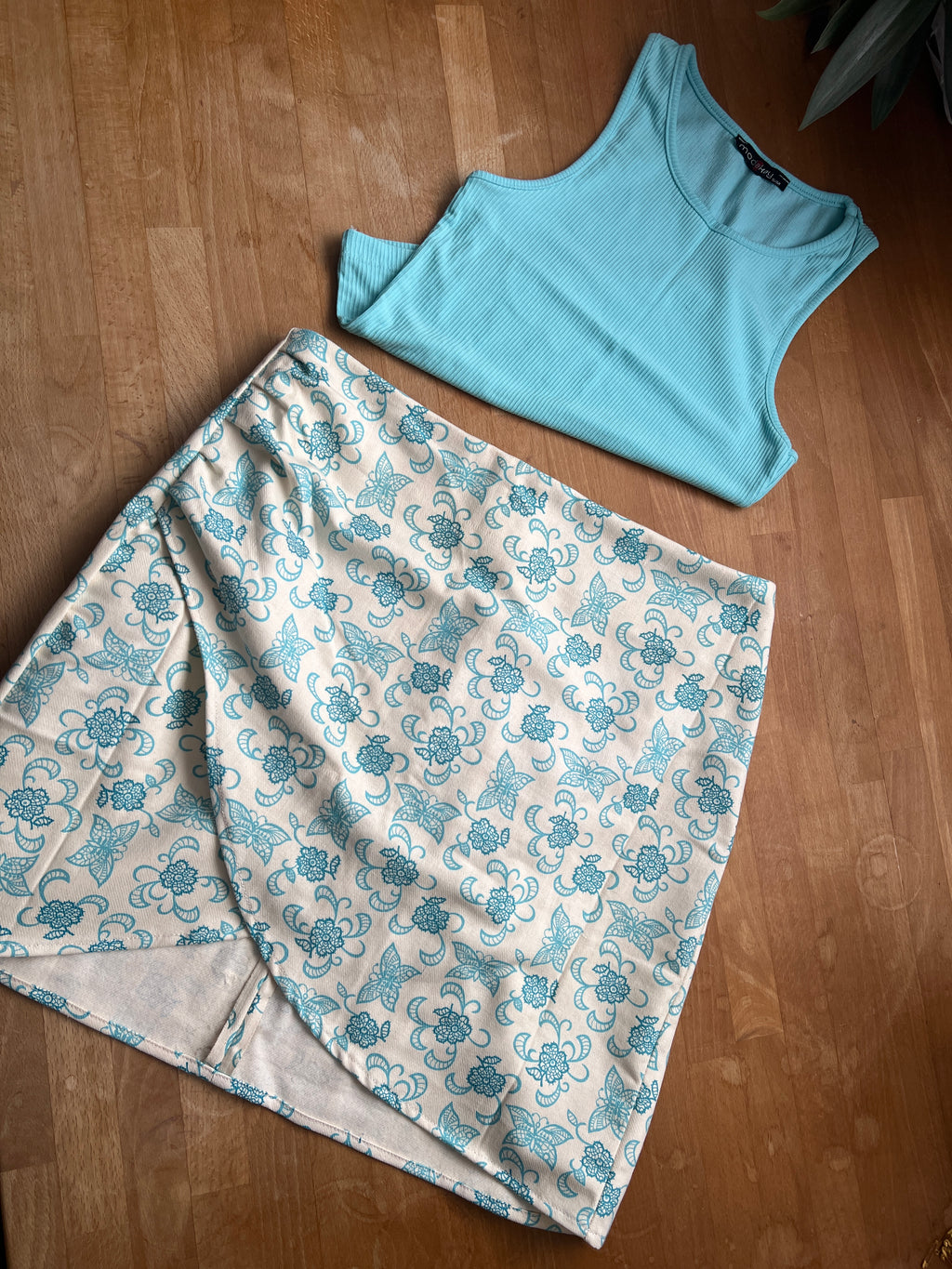 🌸 Handmade Blue Floral Skirt
L Size